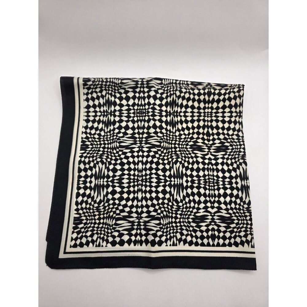 Women's Black White 20x20in Op Art Geometric Square Print Scarf